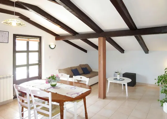 Lukeni-1 By Interhome Vinjerac