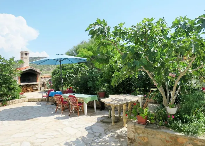 Lukeni-1 By Interhome Vinjerac